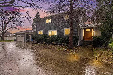 7450 Porter Rd, Grand Blanc, MI 48439
