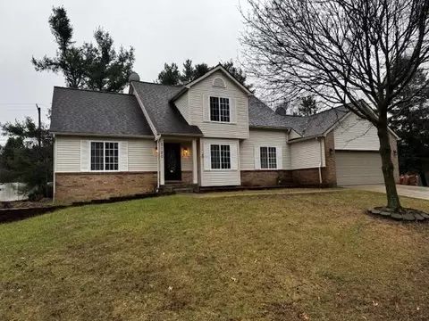 2120 Matthew St, Commerce, MI 48390