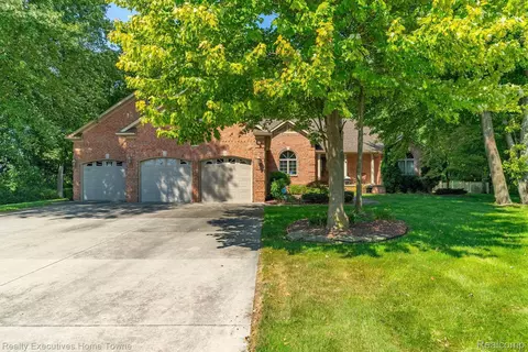 3191 Blackheath, Port Huron, MI 48060