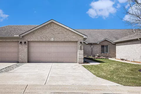 35259 Silver Maple Dr, Clinton Township, MI 48035