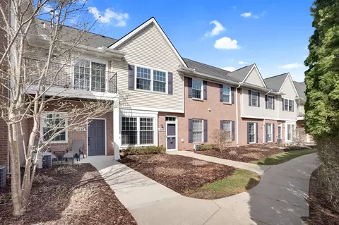 1030 Shiawassee Cir, Howell, MI 48843