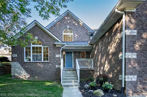 4594 Clifford Rd, Genoa, MI 48116