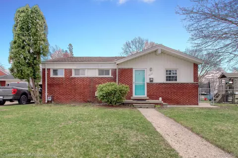 32737 Alvin St, Garden City, MI 48135