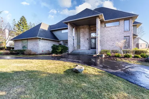 3885 Wabeek Lake Dr E, Bloomfield Township, MI 48302