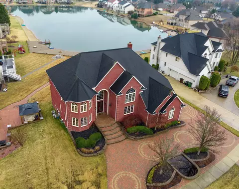 49332 Golden Lake Dr, Shelby Township, MI 48315