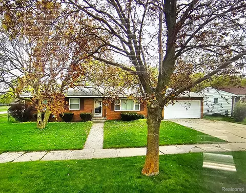 2415 Needham St, Saginaw, MI 48601