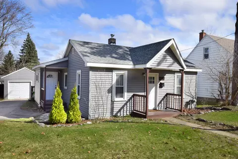 716 Grant St, Fenton, MI 48430