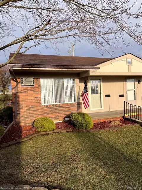 25234 Franklin Terrace 2 #1, South Lyon, MI 48178