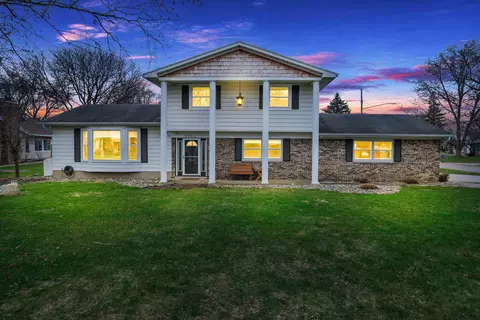 5065 Hyde Park Dr, Flint, MI 48473