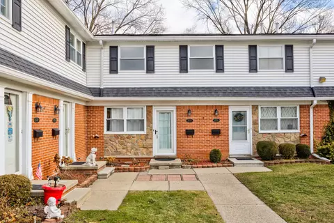 45756 Kensington St #319, Utica, MI 48317