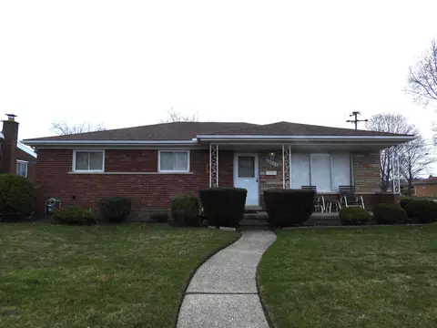28463 Palm Beach Dr, Warren, MI 48093