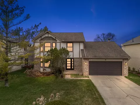 2692 Apache Trl, Wixom, MI 48393