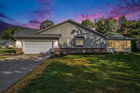 5509 Hickory Cir, Mount Morris, MI 48433