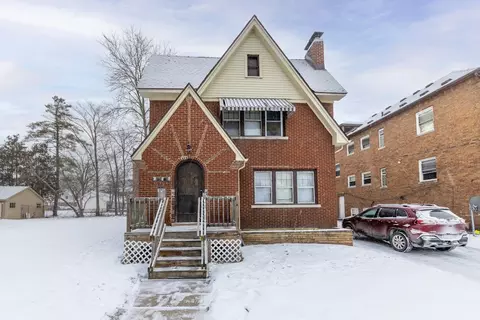 56 Waldo St, Pontiac, MI 48341
