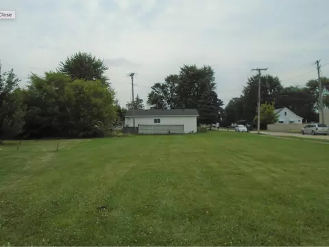 30408 Utica Rd, Roseville, MI 48066