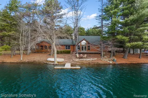7699 Minnick Rd, Rubicon, MI 48441