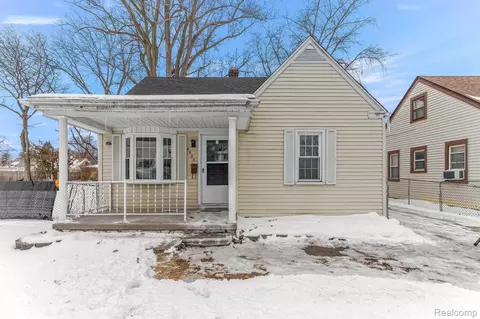 4920 Weddell St, Dearborn Heights, MI 48125