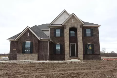 61676 Parsons Ln, Washington, MI 48094