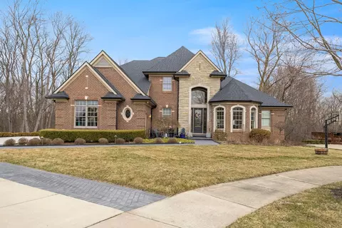 44348 Cypress Point Dr, Northville, MI 48168