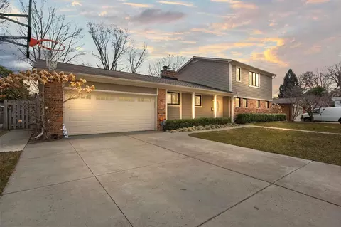 19952 E Doyle, Grosse Pointe Woods, MI 48236