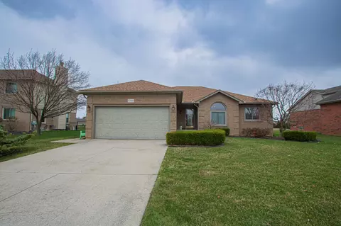 47466 S Fork Dr, Macomb, MI 48044