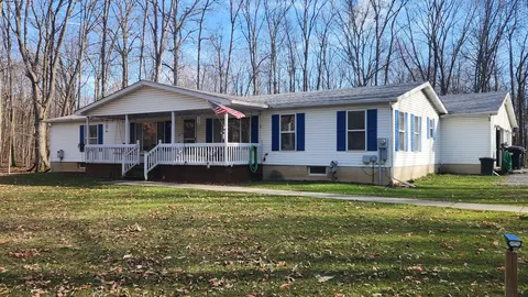 5718 Hunt Rd, Adrian, MI 49221