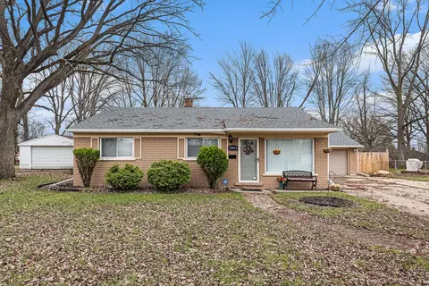 28064 Pierce St, Southfield, MI 48076