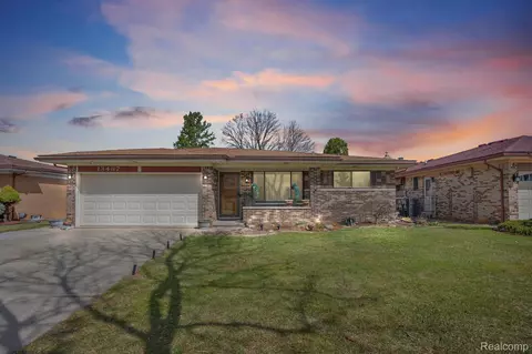13487 Brougham Dr, Sterling Heights, MI 48312