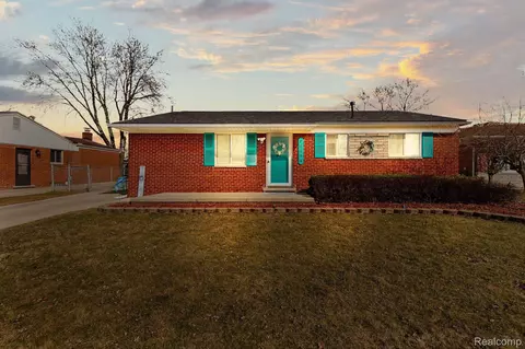 35306 Phillip Judson Dr, Clinton Township, MI 48035