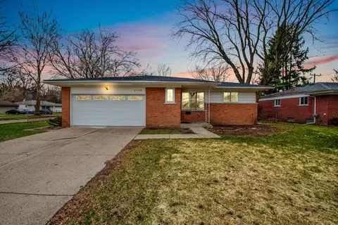 21502 Buttercrest St, Southfield, MI 48075
