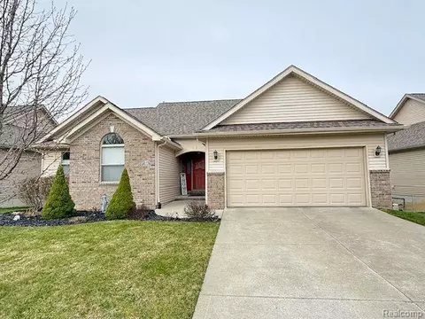 1404 Mallard Dr, Burton, MI 48509