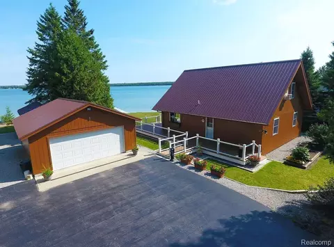 17389 Us Highway 23 S, Krakow, MI 49777