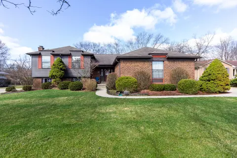 24137 Lori Crt Ct, Farmington Hills, MI 48336