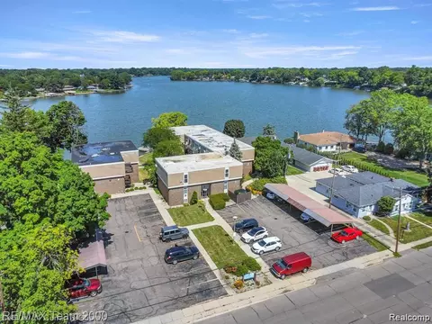 250 N Liberty St #303, Belleville, MI 48111