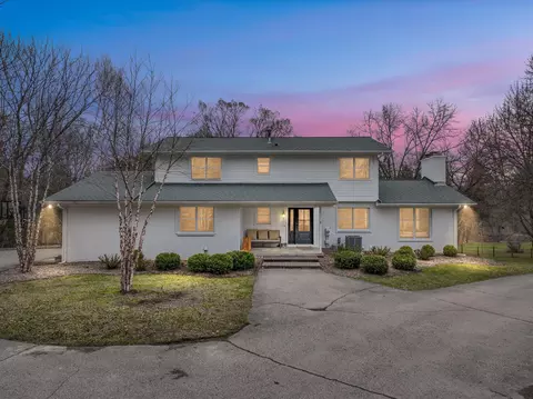 1930 W Gunn Rd, Oakland, MI 48306