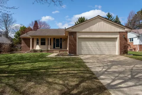 2232 Warrington Rd, Rochester Hills, MI 48307