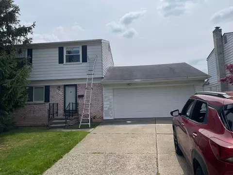 31515 Bridge St, Garden City, MI 48135