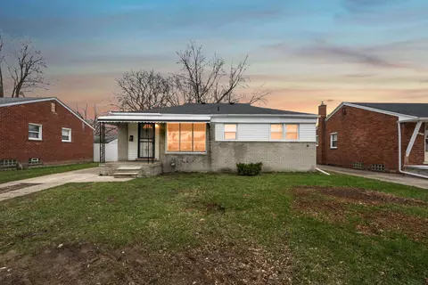321 Central St, Inkster, MI 48141
