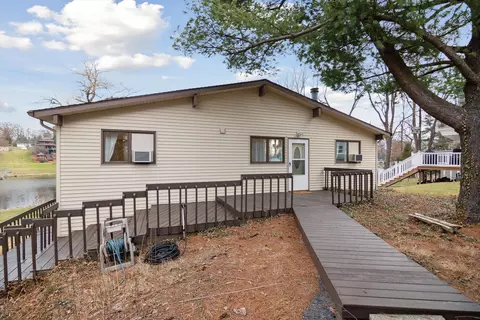 231 Pine Hill Lake Dr, Horton, MI 49246