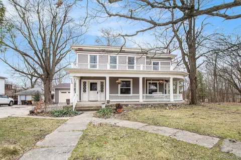 740 E Main St, Pinckney, MI 48169
