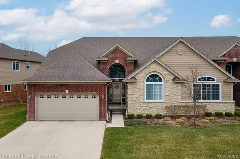 5236 Hawkseye Trce, Warren, MI 48092