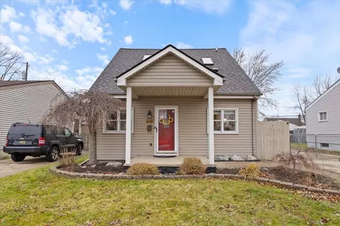 22415 Kramer St, Saint Clair Shores, MI 48080