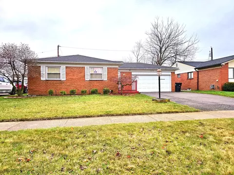 33148 Chief Ln, Westland, MI 48185