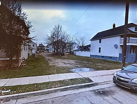 2291 Danforth St, Hamtramck, MI 48212 photo 1