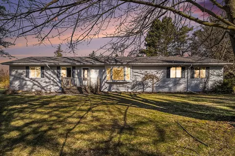 9170 Robert Burke Dr, Brighton, MI 48116