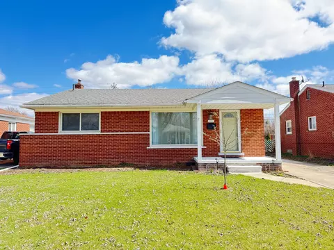 8356 Arnold St, Dearborn Heights, MI 48127