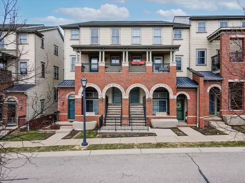 3881 Forester Blvd, Auburn Hills, MI 48326