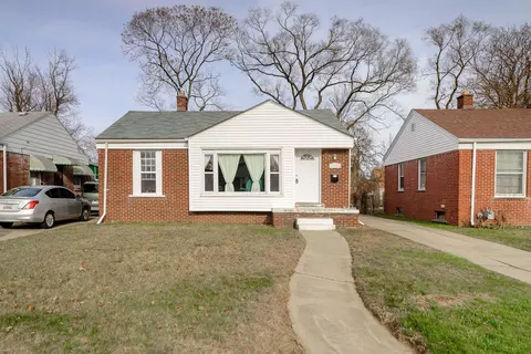 19486 Santa Barbara Dr, Detroit, MI 48221