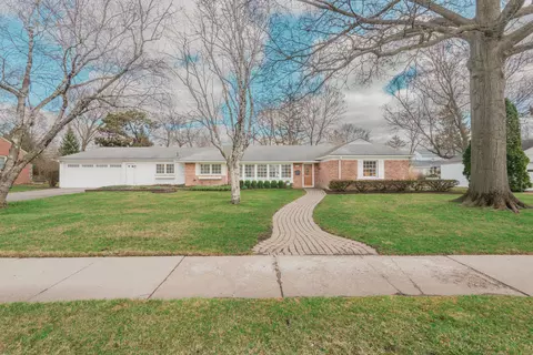 18420 Bedford St, Beverly Hills, MI 48025