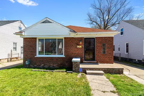 7668 Heyden St, Detroit, MI 48228
